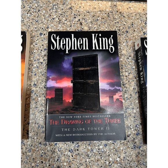 Stephen King Dark Tower 1-4 Gunslinger Drawing the 3 Wastelands Wizard & Glass - Picture 4 of 10
